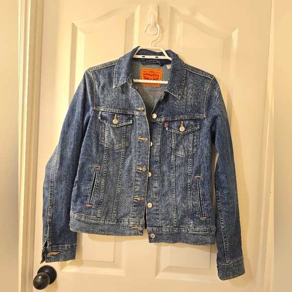 Womens Dark Wash Levi's Jean Jacket | Size Medium - Picture 1 of 7